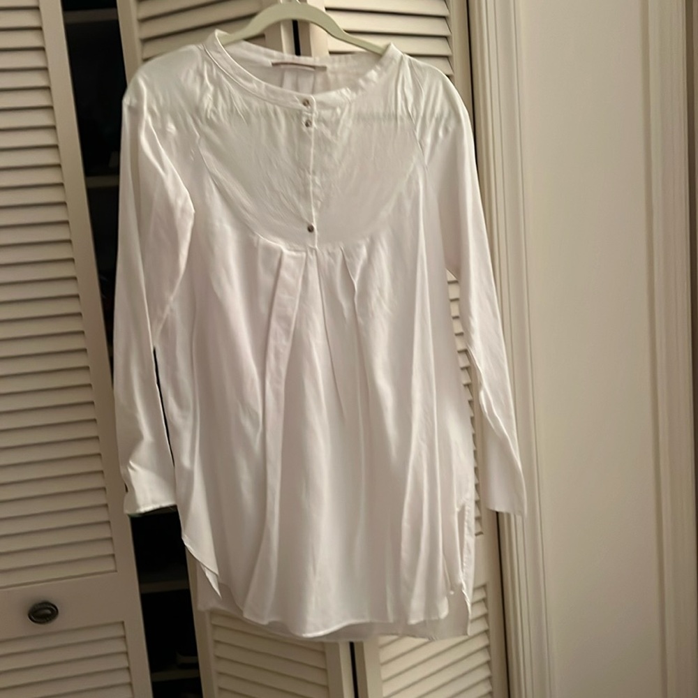 Actoe white beautiful top